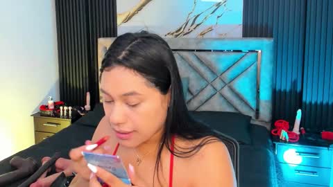 Snapshot of issafoxx chatting on October 6, 12:00 pm Issafoxx online show from October 6, 12:00 pm