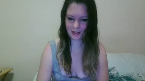 Snapshot of issamayy333 chatting on October 17, 3:21 am issamayy333 online show from October 17, 3:21 am