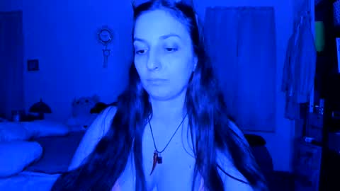 Bella Bloom online show from June 8, 6:14 am