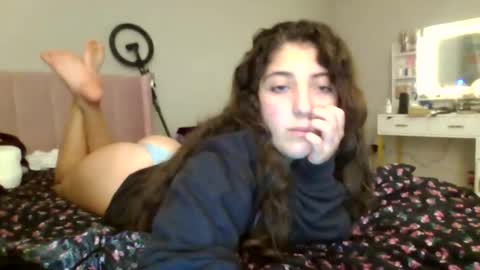 ItalianKitty online show from December 17, 4:27 am