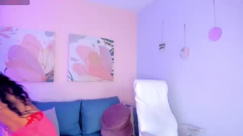 Anniie online show from July 24, 8:27 pm