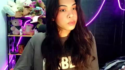 its_chloe20 online show from May 26, 11:20 am