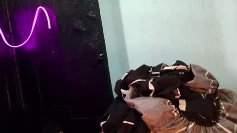 its_chloe20 online show from May 21, 10:57 am