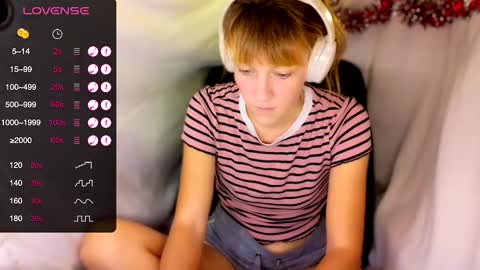 Lily online show from December 19, 2:01 am