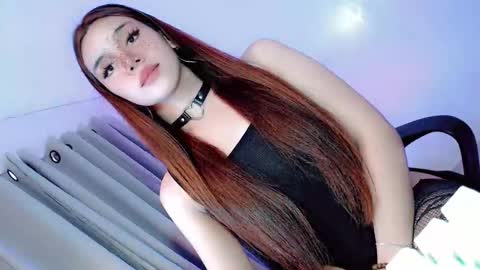 Snapshot of its_me_ezzie chatting on October 14, 2:14 am EZZIE online show from October 14, 2:14 am