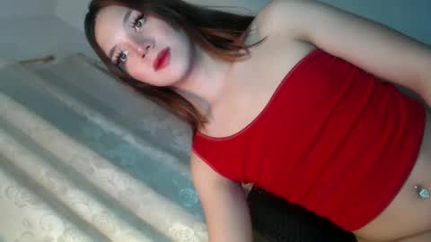 Snapshot of its_me_ezzie chatting on February 25, 8:42 pm EZZIE online show from February 25, 8:42 pm