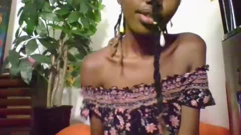 Snapshot of its_miimi chatting on October 6, 4:01 pm its_miimi online show from October 6, 4:01 pm