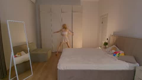 Yami online show from August 3, 1:17 pm