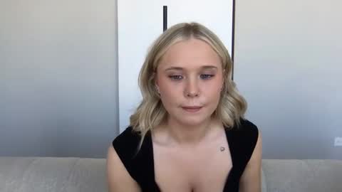 OF  madisynmaee online show from March 10, 5:29 pm