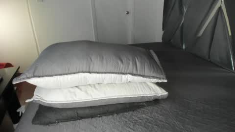 Moon online show from April 6, 6:31 pm