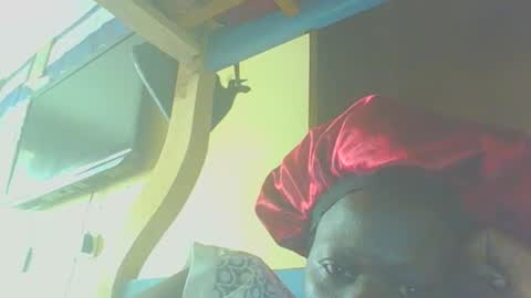 Snapshot of itsqueen_blacq chatting on September 21, 2:16 pm Queen blacq online show from September 21, 2:16 pm