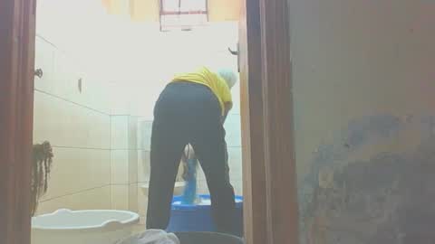 Snapshot of itsqueen_blacq chatting on October 4, 9:04 am Queen blacq online show from October 4, 9:04 am