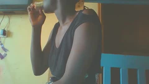 Snapshot of itsqueen_blacq chatting on September 20, 10:57 am Queen blacq online show from September 20, 10:57 am