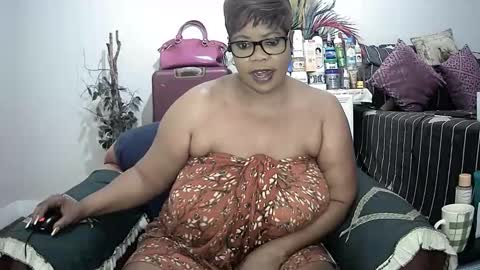 Snapshot of itumeleng74 chatting on January 22, 7:03 am itumeleng74 online show from January 22, 7:03 am