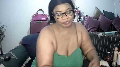 Snapshot of itumeleng74 chatting on February 5, 7:31 pm itumeleng74 online show from February 5, 7:31 pm