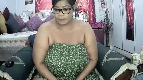 Snapshot of itumeleng74 chatting on February 17, 7:25 am itumeleng74 online show from February 17, 7:25 am
