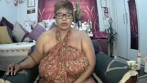 Snapshot of itumeleng74 chatting on February 15, 5:09 am itumeleng74 online show from February 15, 5:09 am