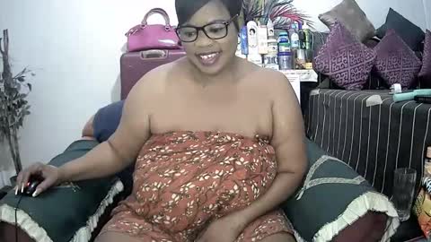 Snapshot of itumeleng74 chatting on February 3, 4:25 am itumeleng74 online show from February 3, 4:25 am