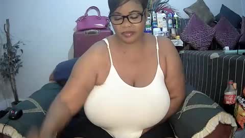 Snapshot of itumeleng74 chatting on February 3, 6:17 pm itumeleng74 online show from February 3, 6:17 pm