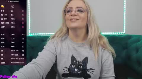 Snapshot of ivanacharm chatting on October 10, 3:33 am ivanacharm online show from October 10, 3:33 am