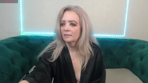 Snapshot of ivanacharm chatting on February 9, 4:25 am ivanacharm online show from February 9, 4:25 am