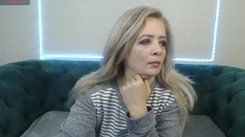 Snapshot of ivanacharm chatting on January 17, 4:17 am ivanacharm online show from January 17, 4:17 am