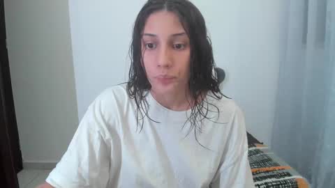 Snapshot of ivanna_essis chatting on February 15, 8:33 am ivanna_essis online show from February 15, 8:33 am