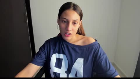 Snapshot of ivanna_essis chatting on December 14, 10:50 pm ivanna_essis online show from December 14, 10:50 pm