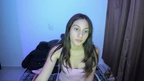 Snapshot of ivanna_essis chatting on March 7, 12:26 am ivanna_essis online show from March 7, 12:26 am