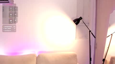 Snapshot of ivon_foxx chatting on September 28, 1:34 am Ivon online show from September 28, 1:34 am
