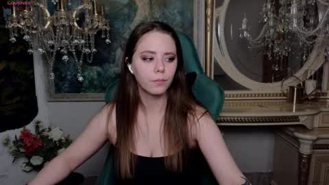 ivorywood_ online show from September 14, 2:04 pm