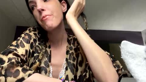 ivy_rose90 online show from November 4, 2:49 am