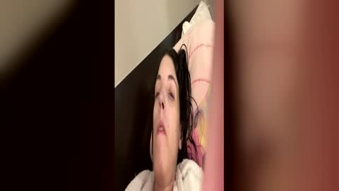 ivy_rose90 online show from June 14, 2:35 am