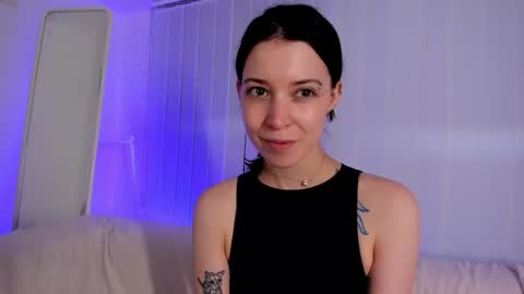 IVY FOLLOW AND LOVE online show from September 11, 6:47 am