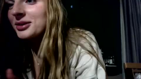 ivygrave online show from September 18, 3:27 am