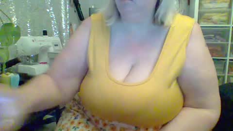 ivyjane3522 online show from July 21, 4:02 am