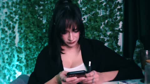 Miss Ivy online show from December 21, 4:46 pm