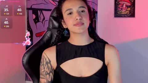 Snapshot of ivymanson_ chatting on January 25, 6:12 am Camila online show from January 25, 6:12 am