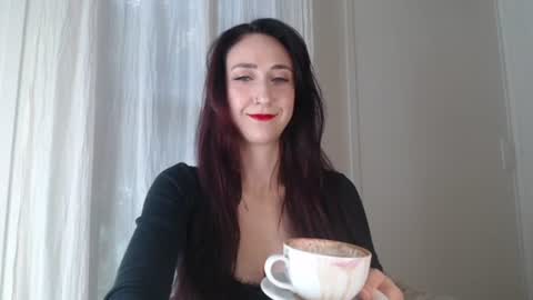 Ivy Rosie online show from June 10, 3:11 pm