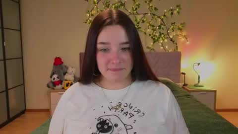 Daisy online show from June 25, 8:43 pm