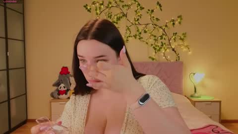 Daisy online show from June 7, 9:10 pm