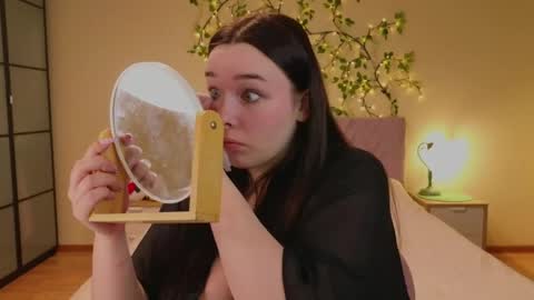 Daisy online show from June 3, 1:18 am
