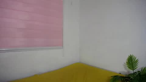 Snapshot of iwillcum4u_ chatting on September 13, 12:40 am thea online show from September 13, 12:40 am