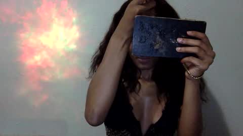 iysisfv online show from November 1, 1:21 am