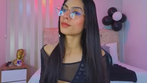 j_belle_ online show from March 19, 2:21 pm