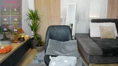 Jacqueline online show from November 6, 7:25 am