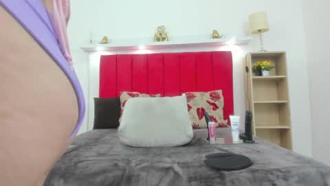 Snapshot of jade_brown21 chatting on September 18, 12:09 am jade_brown21 online show from September 18, 12:09 am