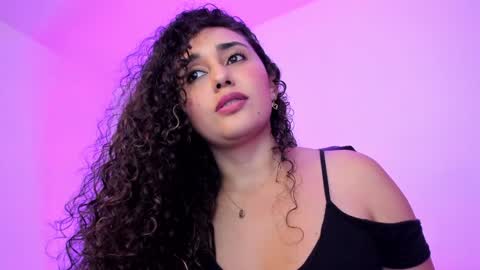 Snapshot of jade_james chatting on December 10, 9:22 pm Mady online show from December 10, 9:22 pm