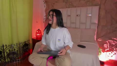 Snapshot of jade_nm chatting on October 10, 1:16 pm ade online show from October 10, 1:16 pm