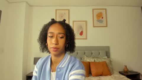 Jade smile online show from October 11, 6:10 pm